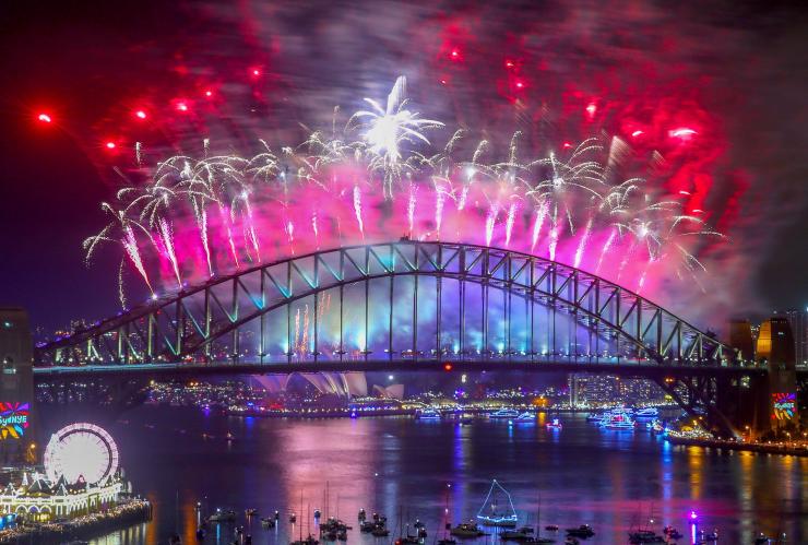 新南威尔士州，悉尼，悉尼海港大桥烟花表演 © 悉尼市政府，Scott Barbour 版权所有