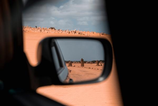西澳大利亚州，珊瑚海岸，尖峰石阵 © 澳大利亚旅游局版权所有