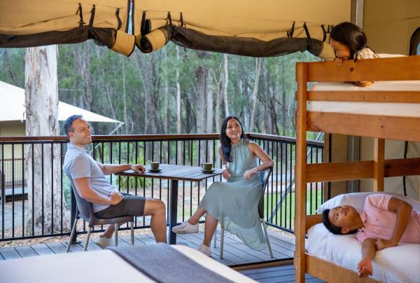 昆士兰州，黄金海岸，天堂农庄 © 澳大利亚旅游局版权所有