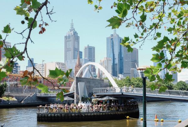 维多利亚州，墨尔本 © Alvin Balemesa 版权所有