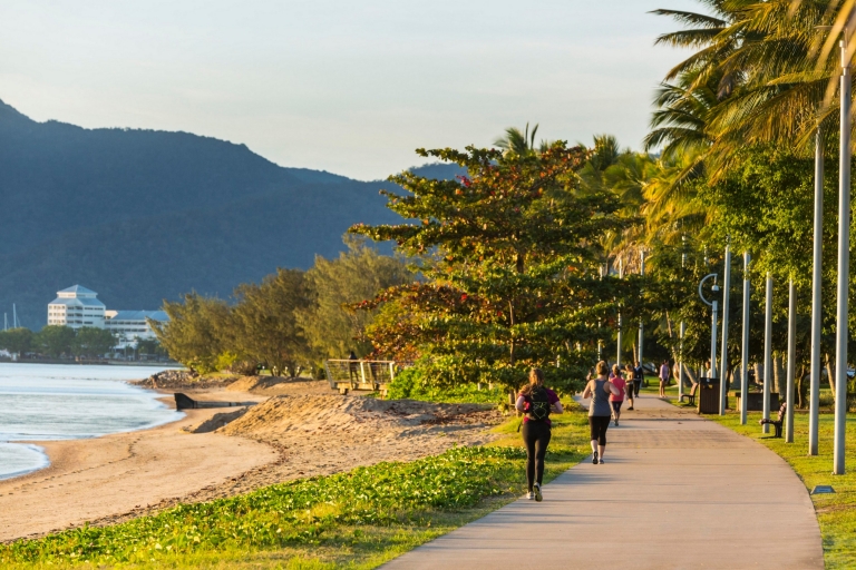 昆士兰州，凯恩斯（Cairns），滨海大道（Esplanade） © 昆士兰州旅游及活动推广局，Andrew Watson