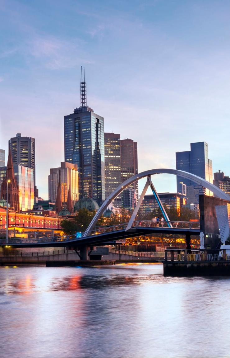 维多利亚，墨尔本，联邦广场（Federation Square） © Robyn Mackenzie