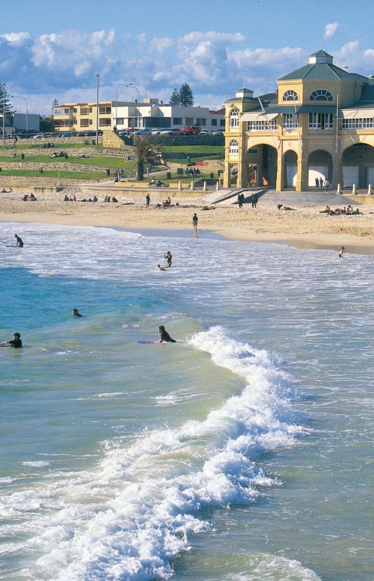 西澳大利亚州，珀斯，科特斯洛海滩（Cottesloe Beach） © 西澳大利亚州旅游