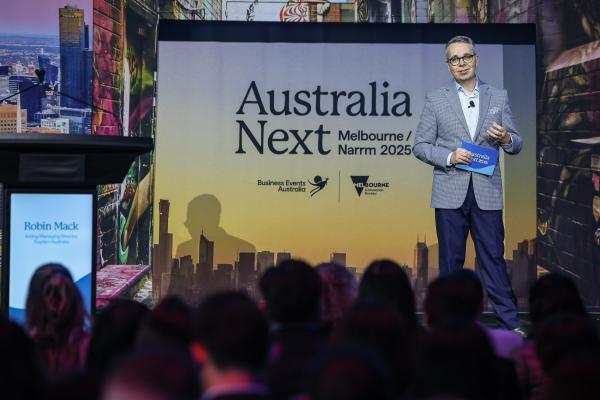 澳大利亚旅游局代理局长暨行政总裁马洛宾（Robin Mack）先生