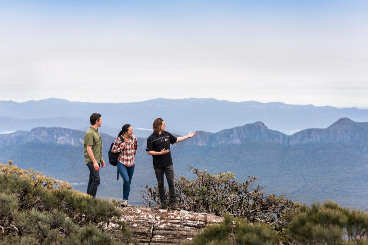 位于维多利亚州的Grampains山顶步道 (图片来源:Aboriginal Guided Hike on Mount William) 位于维多利亚州的Grampains山顶步道 (图片来源:Aboriginal Guided Hike on Mount William)