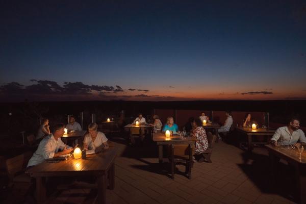 澳大利亚北领地乌鲁鲁“沙境盛宴”晚宴