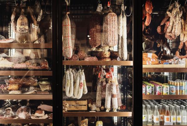 南澳大利亚州，阿德莱德，阿德莱德中央市场，Lucia’s © Lewis Potter 版权所有