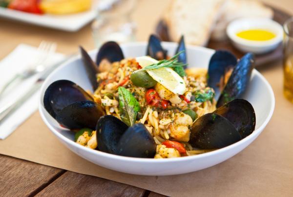 南澳大利亚州，阿德莱德，Ruby Red Flamingo 餐厅 © 南澳大利亚旅游局版权所有