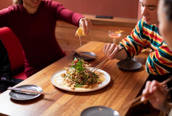 南澳大利亚州，阿德莱德，Gondola Gondola 餐厅 © 南澳大利亚旅游局版权所有