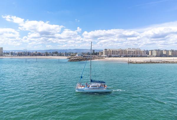 南澳大利亚州，阿德莱德，魅力航海之旅 © 澳大利亚旅游局版权所有