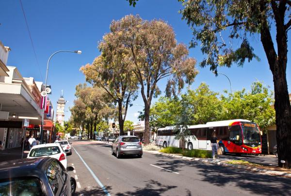 南澳大利亚州，诺伍德，街道和一排商店 © 南澳大利亚旅游局版权所有