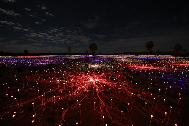 北领地，乌鲁鲁，2016 年布鲁斯 · 蒙罗原野星光展 © Mark Pickthall 版权所有
