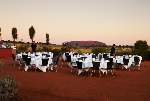 北领地，乌鲁鲁卡塔丘塔国家公园，寂静之声晚宴（Sounds of Silence）© 北领地旅游