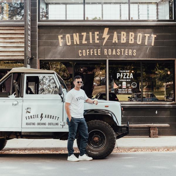 阿尔比恩 Fonzie Abbott 咖啡馆的外景照片 © Bridgette Dyer 版权所有