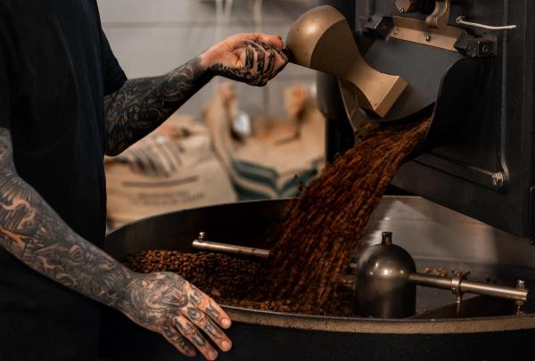 乌龙戈巴黑羊咖啡馆的咖啡豆 © Conor McKillop 版权所有