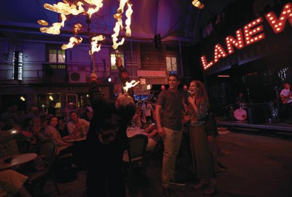 昆士兰州，布里斯班，美食街市场 © 昆士兰州旅游及活动推广局版权所有