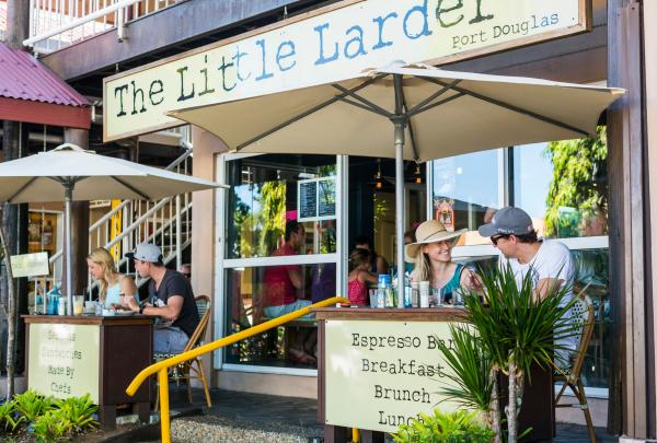 在道格拉斯港 The Little Larder 享用晚餐 © 昆士兰州旅游及活动推广局 / Andrew Watson 版权所有