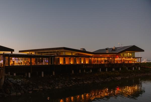  凯恩斯的 Salt House 餐厅 © Salt House 餐厅版权所有