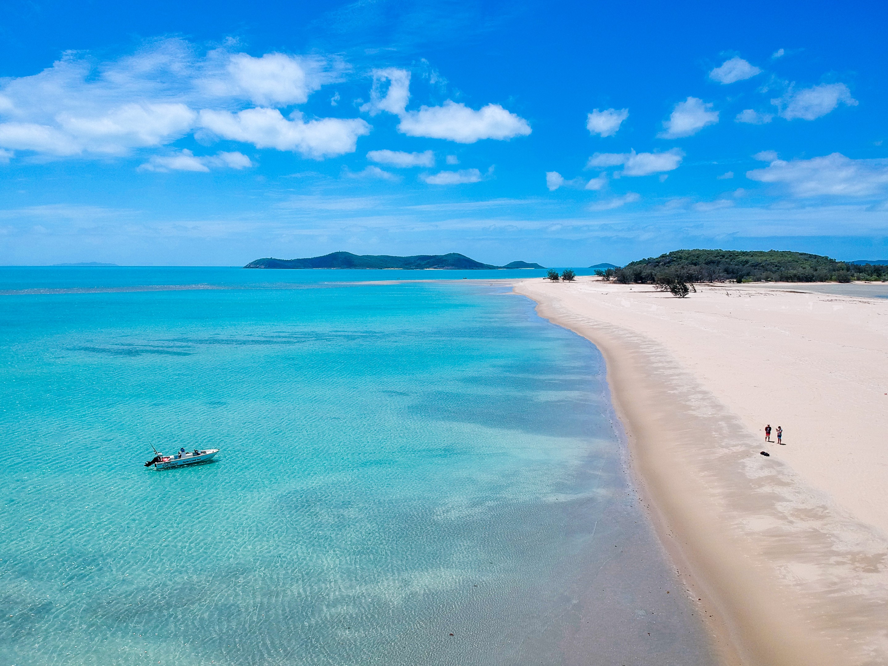 托雷斯海峡群岛中周五岛的海岸线 © Mark Fitz 版权所有