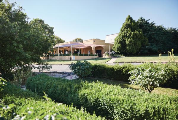 新南威尔士州，穆任百特曼，肖酒庄的酒窖和花园 © 堪培拉观光局版权所有