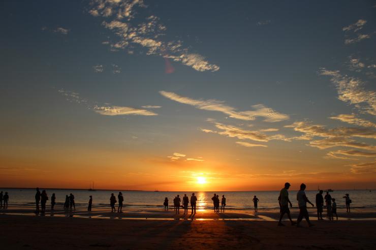 北领地，达尔文，明迪尔海滩的日落景观 © Aude Mayans/北领地旅游局版权所有