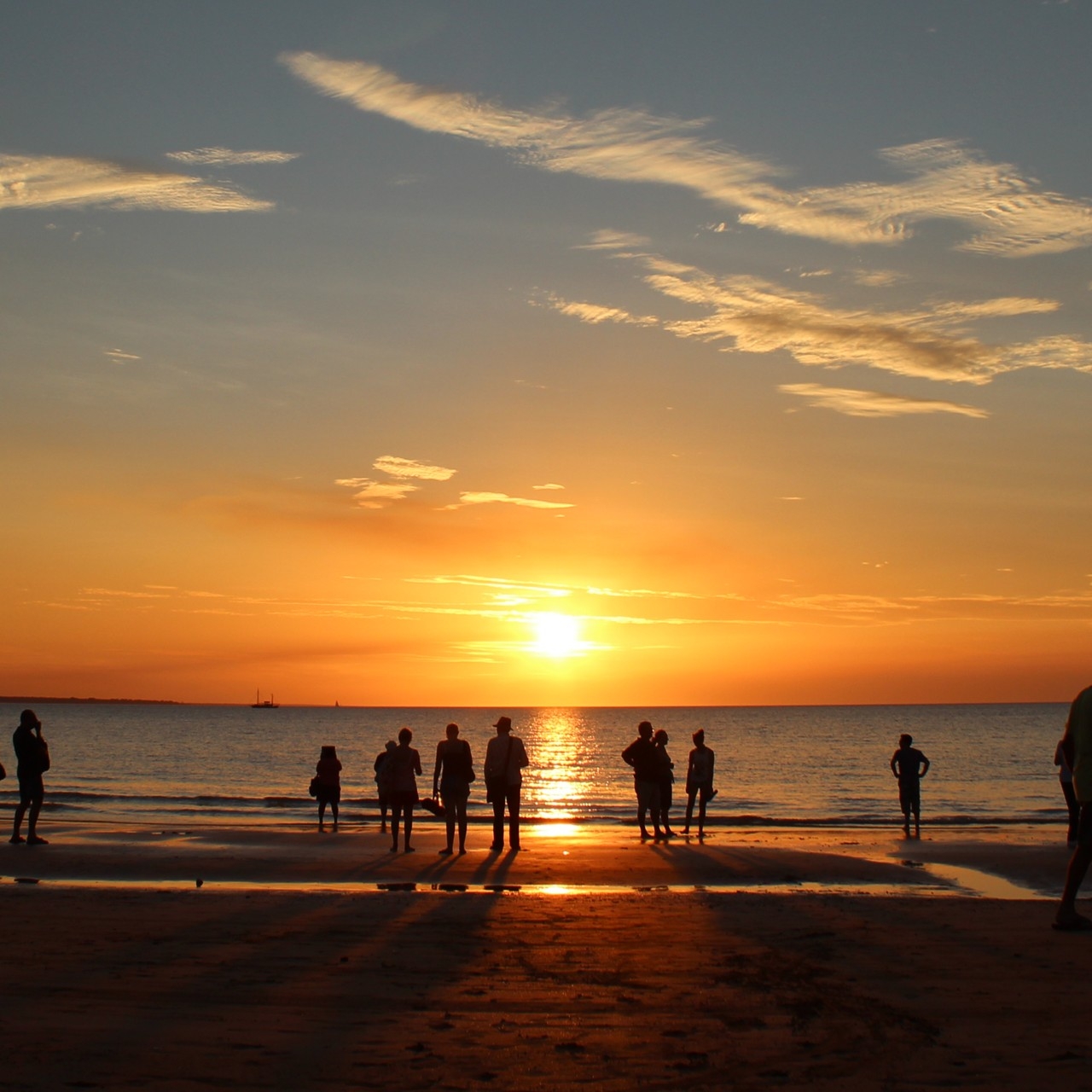 北领地，达尔文市，明迪尔海滩日落景象 © Aude Mayans/北领地旅游局版权所有