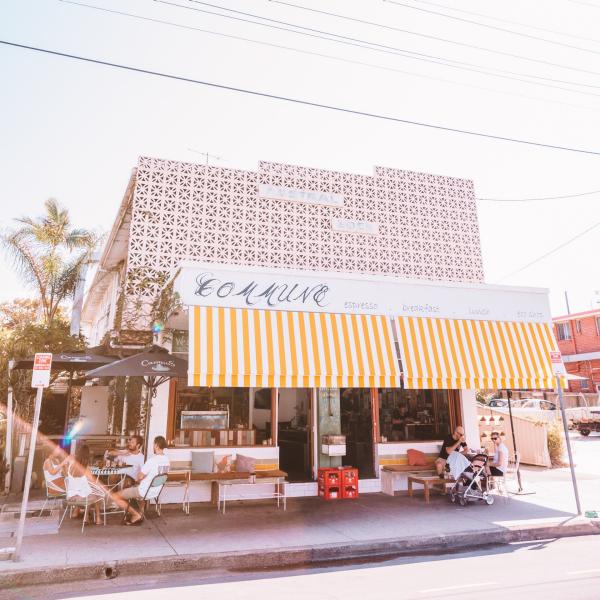 昆士兰州，波丽台，Commune 咖啡馆 © 昆士兰州旅游及活动推广局版权所有