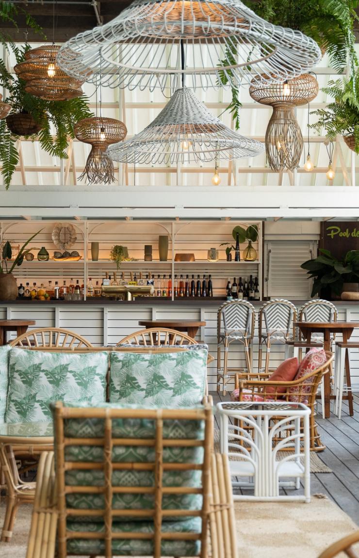 昆士兰州，黄金海岸，岛屿屋顶酒吧 © 黄金海岸旅游局版权所有