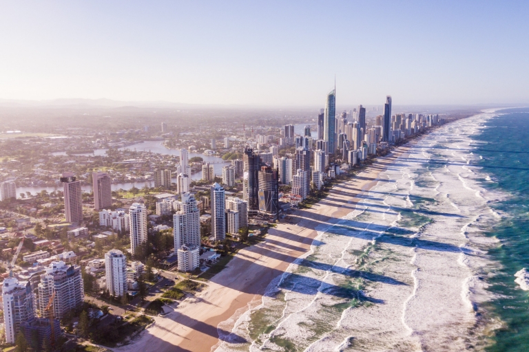 空中俯瞰黄金海岸天际线 © 澳大利亚旅游局版权所有