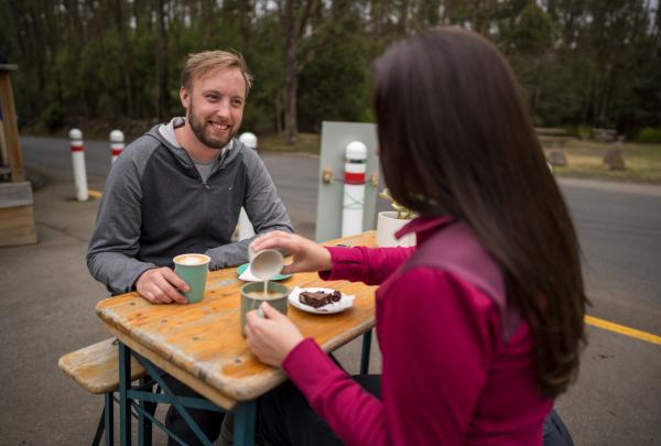 塔斯马尼亚州，惠灵顿山，Lost Freight Cafe © 塔斯马尼亚旅游局/Luke Tscharke 版权所有