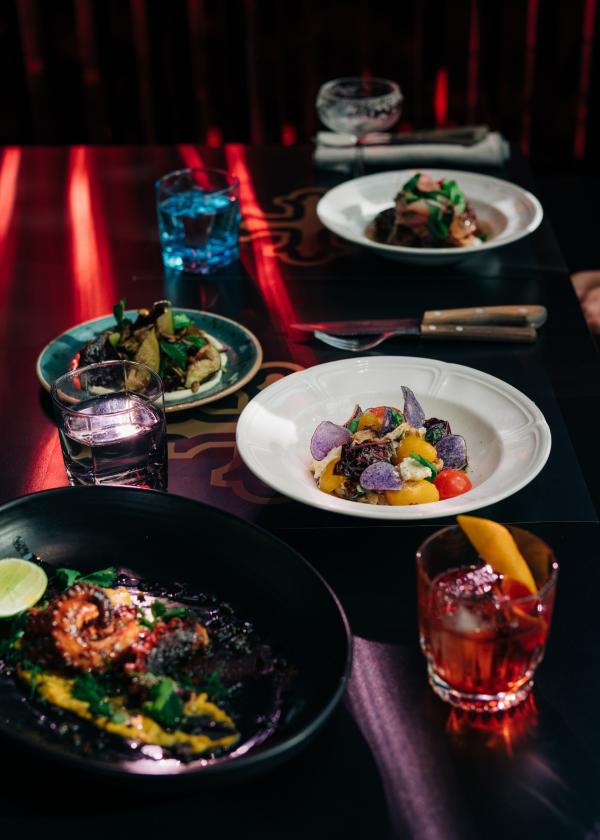 塔斯马尼亚州，霍巴特，Frank 餐厅 © Osborne Images 版权所有