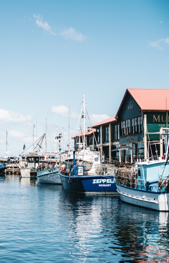 Waterfront, Hobart, TAS © Tourism Tasmania / Geoff Murray