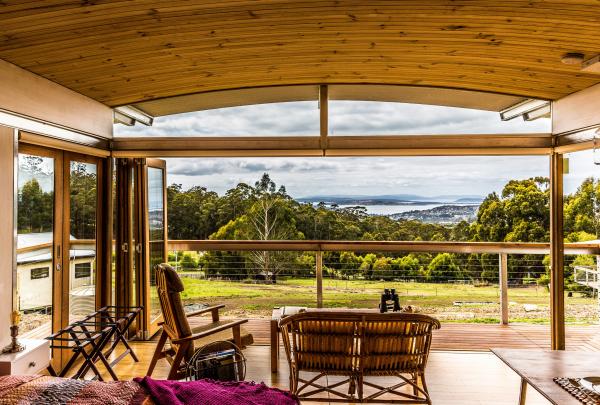 Hobart Hideaway Pods 的牧场美景 © Hobart Hideaway Pods 版权所有
