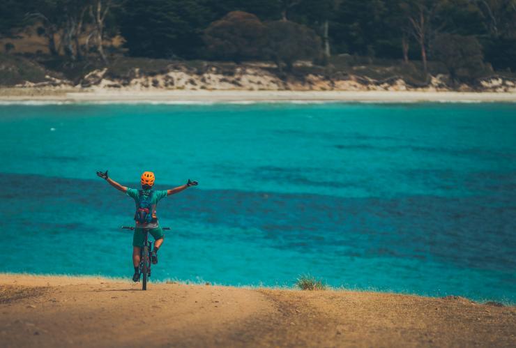 塔斯马尼亚州，玛莉亚岛国家公园，山地自行车骑行 © Flow Mountain Bike 版权所有