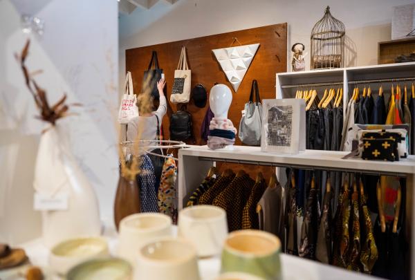 炮台岬萨拉曼卡广场的空格键画廊内部 © Alastair Bett 版权所有