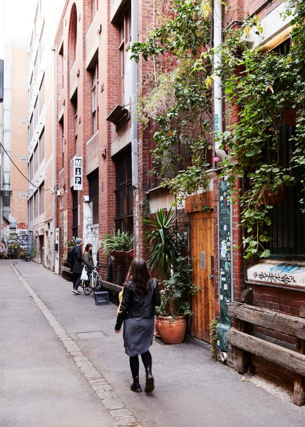 维多利亚州，墨尔本市，曼彻斯特出版社咖啡馆 © 维多利亚州旅游局版权所有