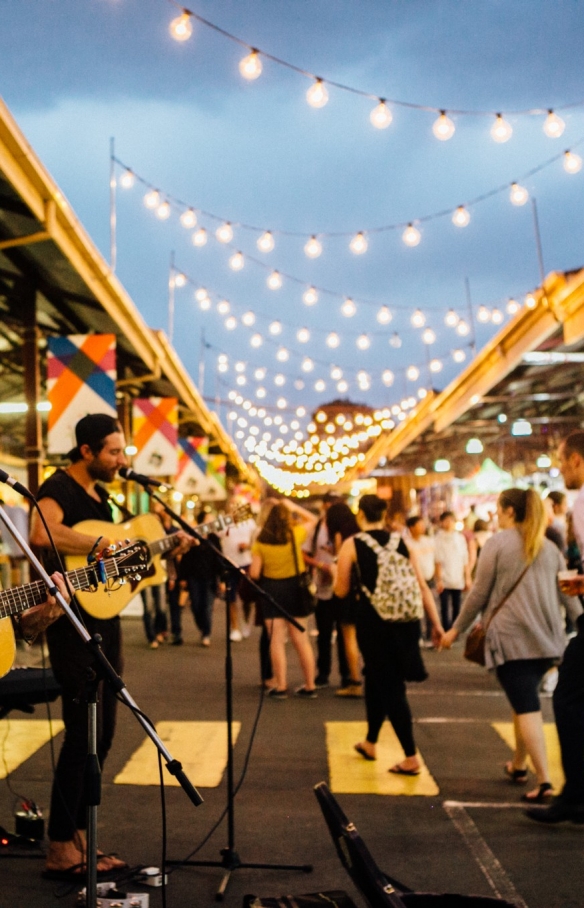 维多利亚州，墨尔本，维多利亚女王夜市（Queen Victoria Night Market） © 维多利亚女皇市场（Queen Victoria Market）版权所有