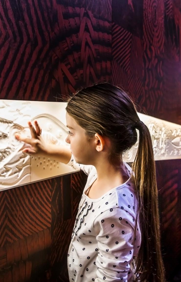 维多利亚州，墨尔本，墨尔本博物馆，最早的居民 —— Bunjilaka 原住民文化中心 © 维多利亚州旅游局版权所有