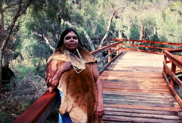 国王公园和植物园尼云格之旅的向导 Kerry-Ann Winmar © Kerry-Ann Winmar 版权所有