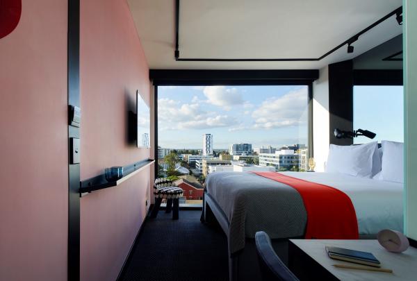 西澳大利亚州，珀斯，珀斯部落酒店 © Earl Carter 版权所有