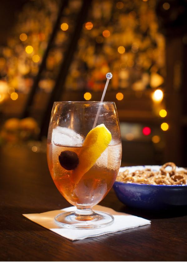 悉尼巴克斯特酒吧的鸡尾酒 © Dan Boud；新南威尔士州旅游局版权所有