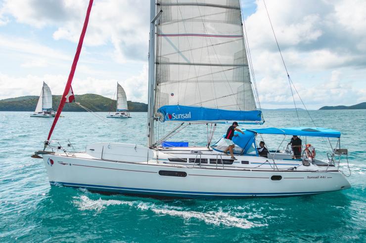 昆士兰州，圣灵群岛 © Whitsunday Rent A Yacht / Sunsail Whitsundays，Ashleigh Bridget 版权所有
