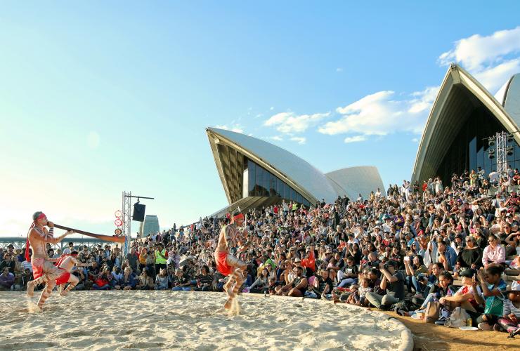 新南威尔士州，悉尼，悉尼歌剧院，玛格拉舞队，Dance Rites 原住民舞蹈节 © Prudence Upton 版权所有
