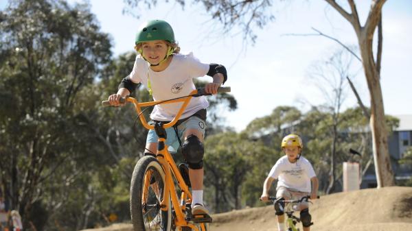 新南威尔士州，特瑞伯，Thredbo Pump Track 场地 © Thredbo Alpine Village 版权所有