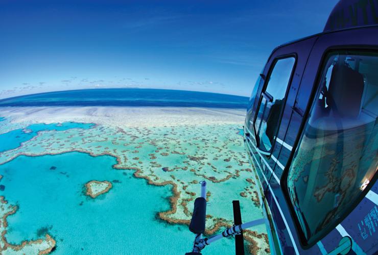 昆士兰州，大堡礁，qualia，乘直升机飞越心形礁上空 © qualia 版权所有