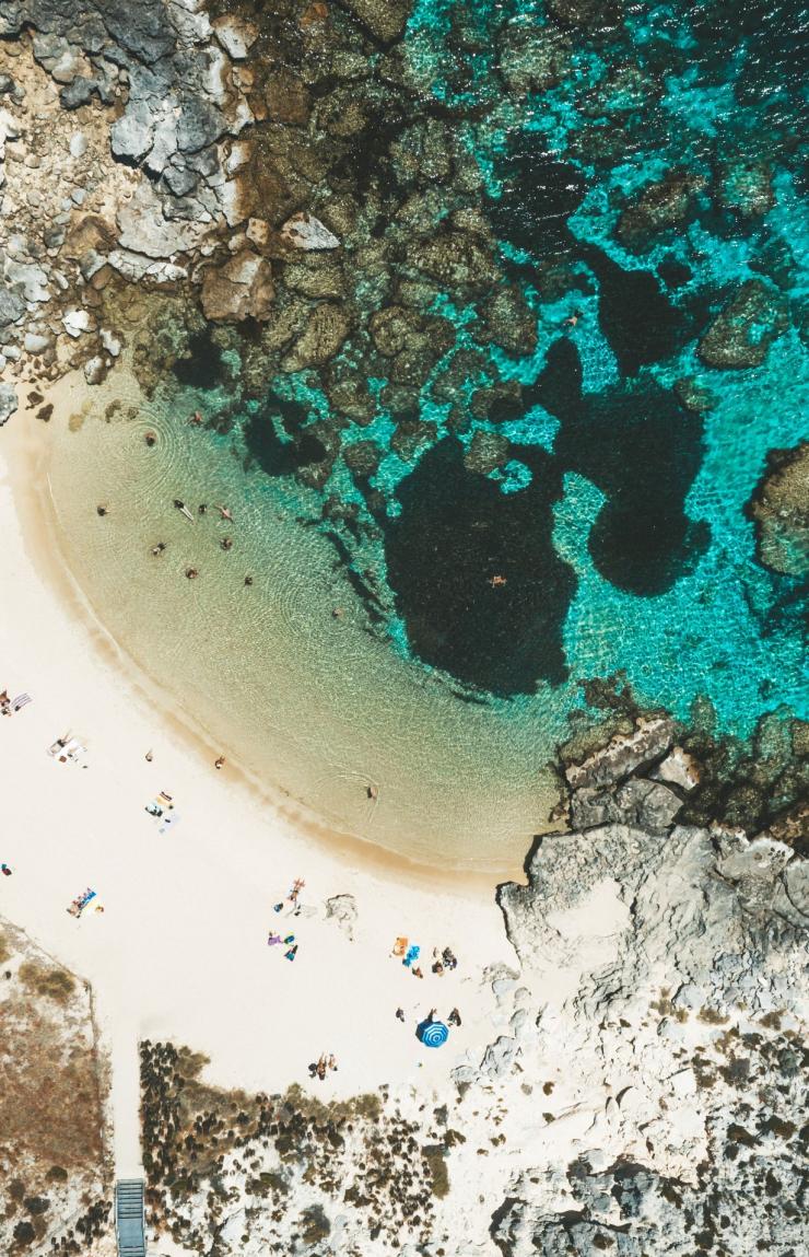 西澳大利亚州，罗特尼斯岛，小阿姆斯特朗湾 © 西澳大利亚州旅游局版权所有