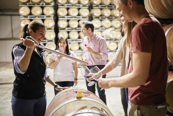 维多利亚州，密拉瓦，布朗兄弟酿酒厂 © 布朗兄弟酿酒厂版权所有