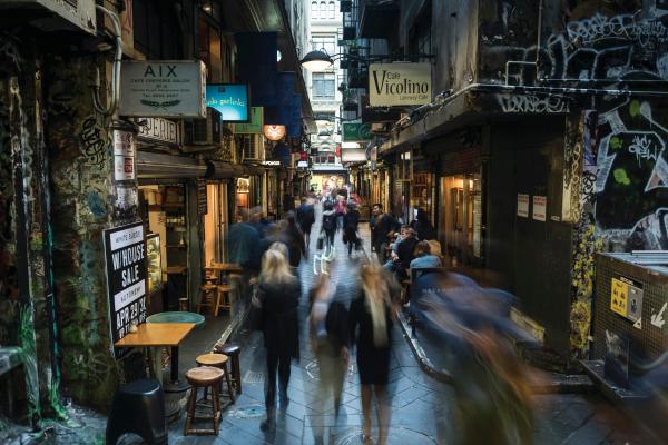 维多利亚州，墨尔本，中央广场 © Robert Blackburn 版权所有