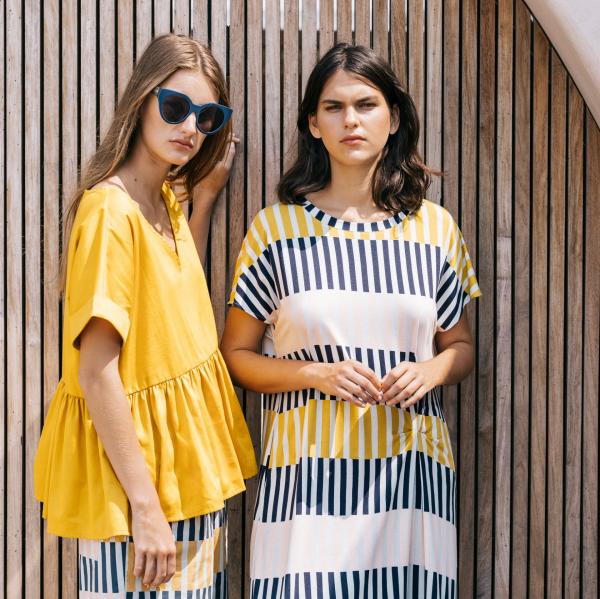 两名身穿墨尔本设计师品牌 Elk 服饰的模特 © ELK 版权所有