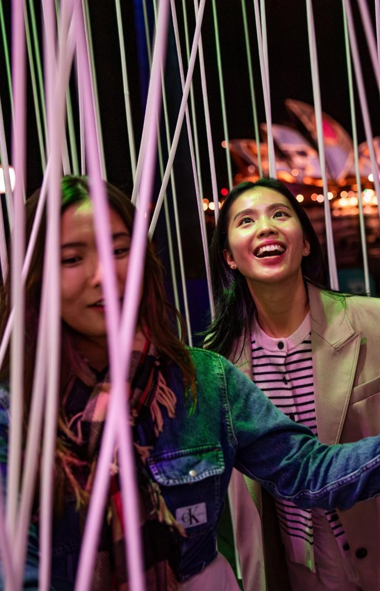 新南威尔士州，悉尼，2024 年缤纷悉尼灯光音乐节 © 新南威尔士州旅游局版权所有